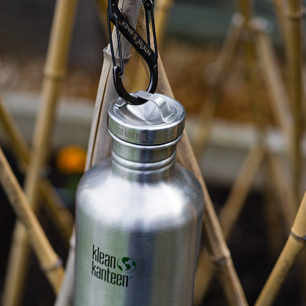 classic-steel-loop-cap-h5 40oz_bottle_steel_loop_cap_lifestyle.jpg