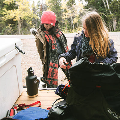 64oz-classic-with-loop-cap-f8 64oz_insulated_classic_backpackers_tailgate_square.jpg