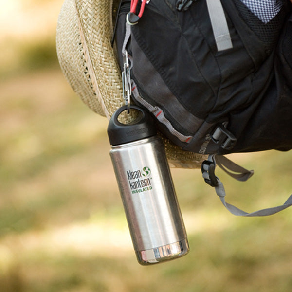 steel-s-biner-3-v8 carabiner_steel_bottle_backpack_lifestyle_dd4fef2d-f5d2-4f32-ac05-c706bd6b518e.jpg