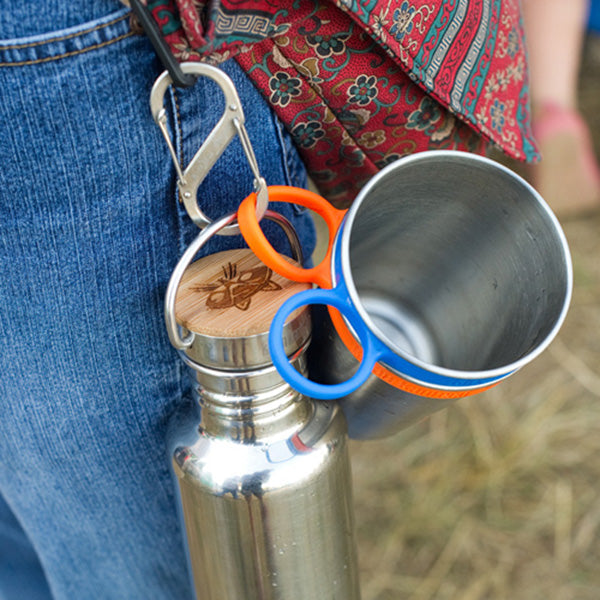 steel-s-biner-3-v8 carabiner_steel_clip_bottle_lifestyle_f9a2dad1-cd06-4894-b3ff-13476b2b5a87.jpg