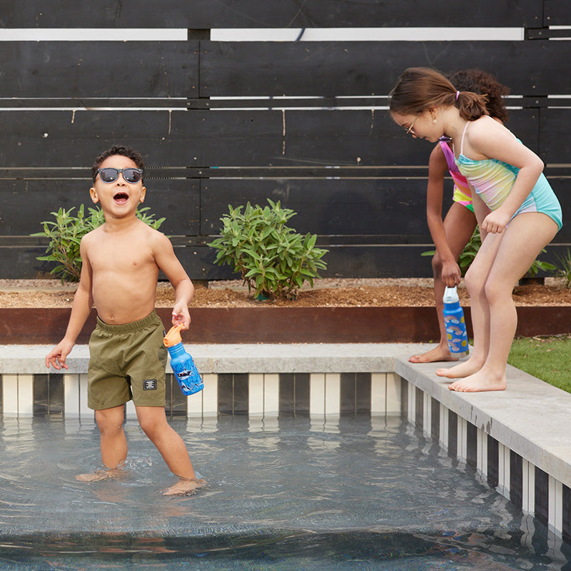 12oz-kid-s-classic-with-flip-seal-sport-cap-q7 kid_sport_flip_seal_12oz_boy_pool_square.jpg