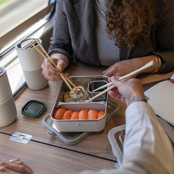 55oz-rise-food-box-big-meal-f1 rise_food_lunch_box_big_meal_tofu_sushi_share_square.jpg