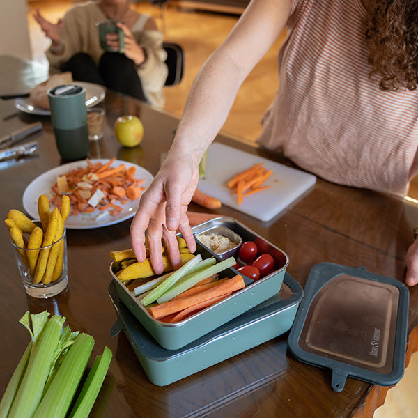 55oz-rise-food-box-big-meal-f1 rise_food_lunch_box_big_meal_veggie_dividers_square.jpg