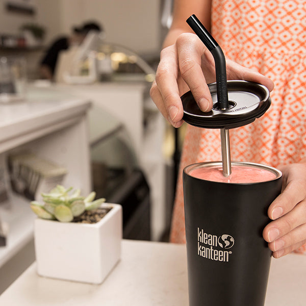 tumbler-straw-lid-with-straw-b0 steel_straw_smoothie-At-Counter-With-Lid_lifestyle_a071dbd2-9fd8-4eea-b04c-2a3732ff8612.jpg