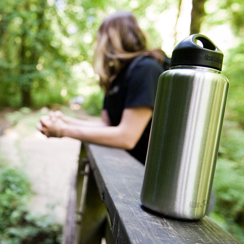 40oz-wide-with-loop-cap-x3 wide_40oz_bottle_bridge_closeup_square.jpg
